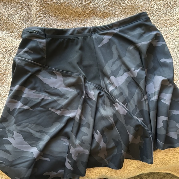 Athleta Match Point Skort in camo color size xs - Picture 4 of 7
